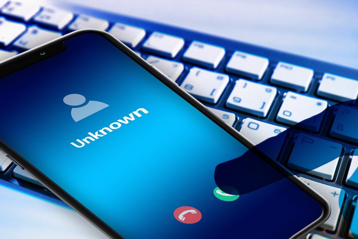 Perche-mettere-il-cellulare-sul-comodino-puo-influire
